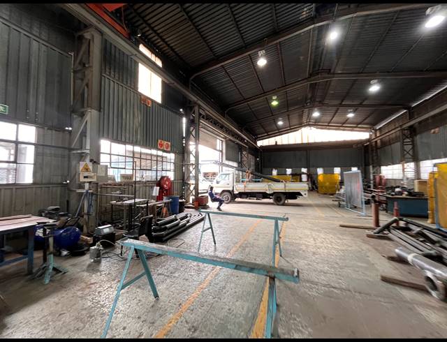 1,100M² WAREHOUSE TO LET IN SEBENZA